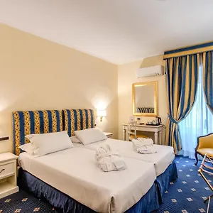 4* Hotell Napoleon