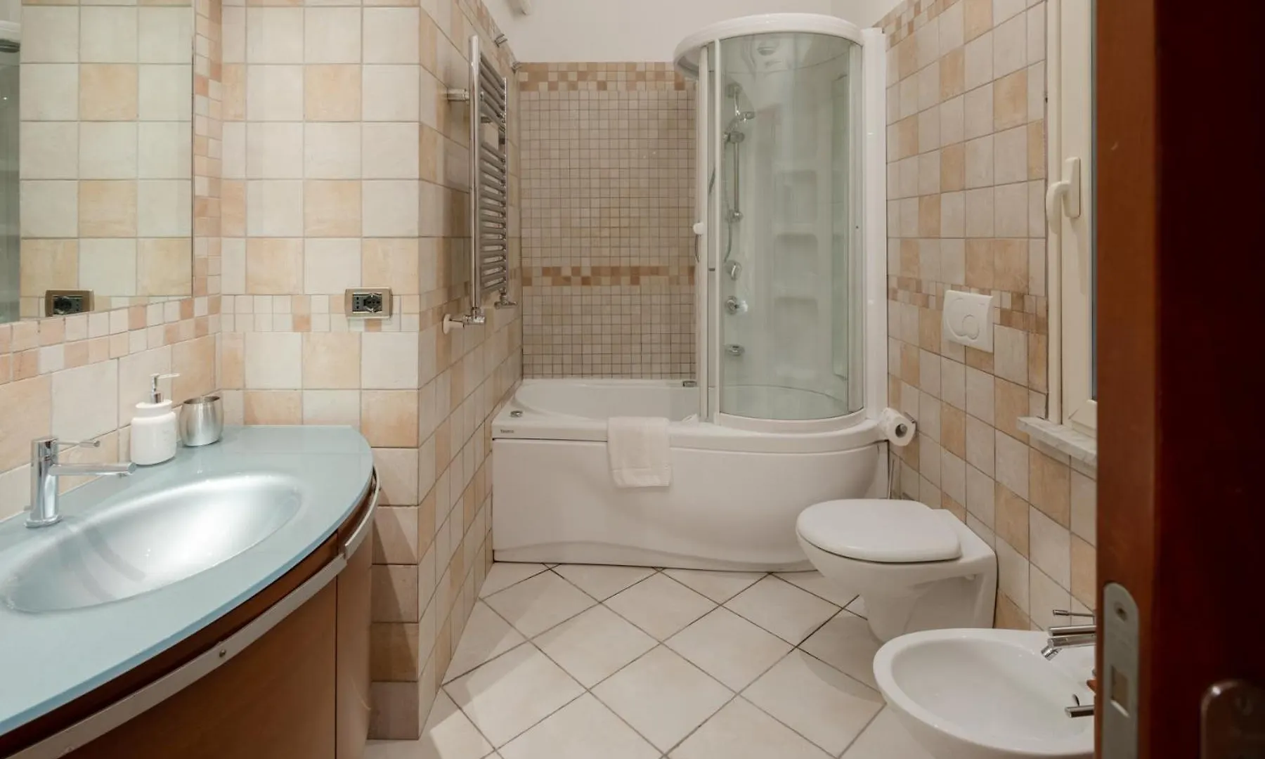 Francesco Terrace - Piazza Bologna, Rome Apartment